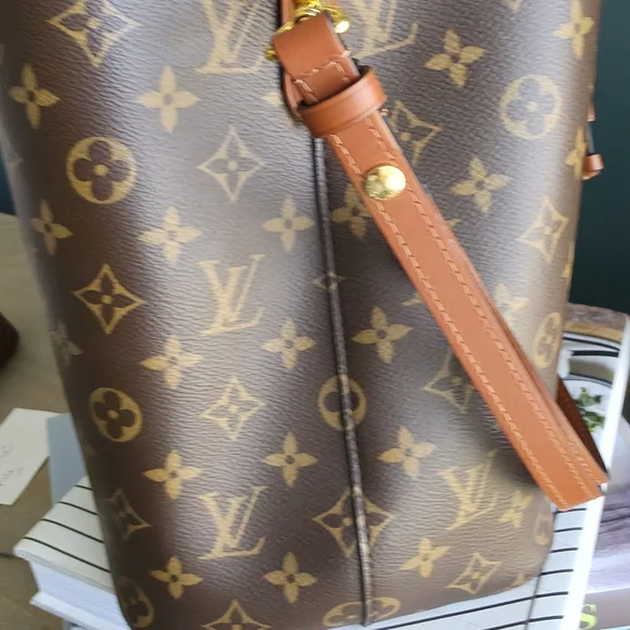Louis Vuitton Brown Monogram Drawstring Bucket Bag - Picture 5 of 10